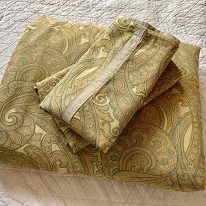 Pottery Barn king size duvet with matching king shams.